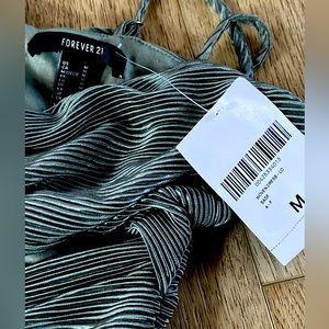 Woven dress sage size M forever 21